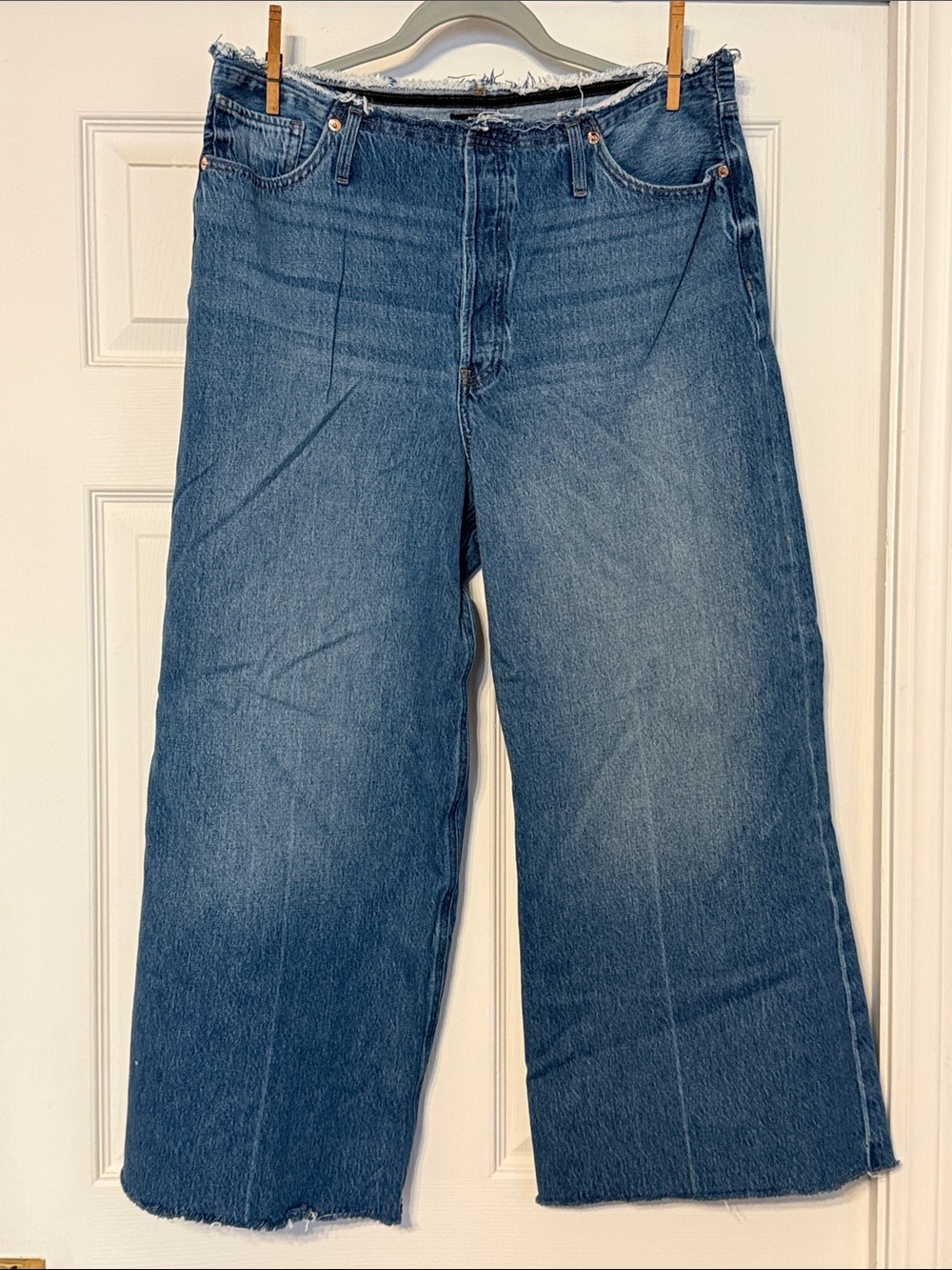 Express Crop Flared Raw Hem Jeans